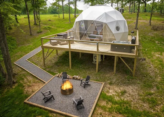 Glamping Dome Hot Tub, Fire Pit & Forest Views Hébergement de vacances *