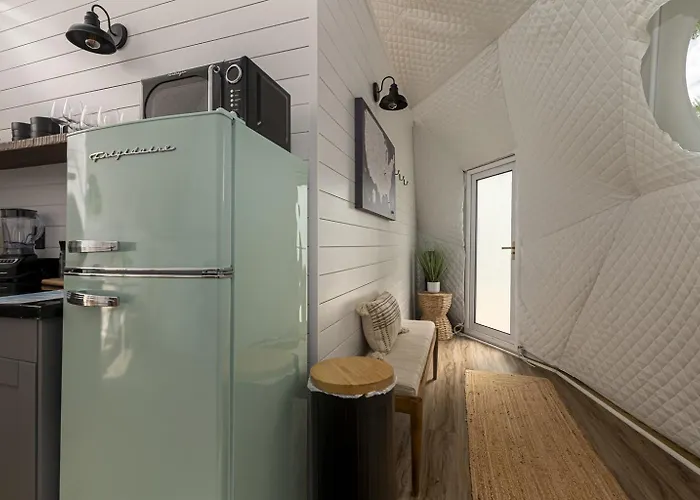 Glamping Dome Hot Tub, Fire Pit & Forest Views Hébergement de vacances *