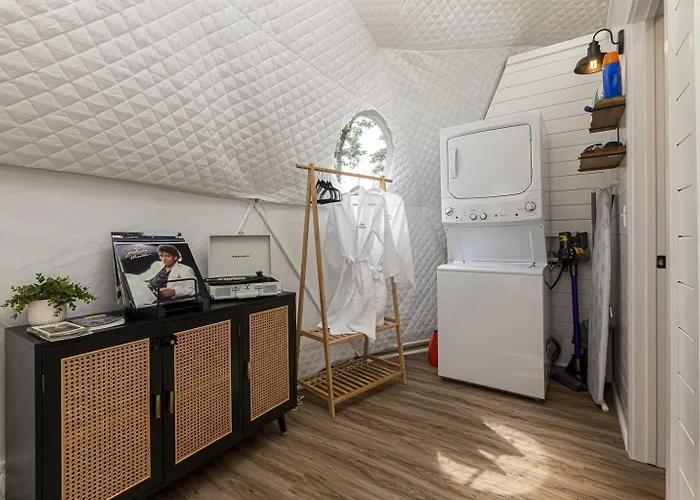 Glamping Dome Hot Tub, Fire Pit & Forest Views Hébergement de vacances