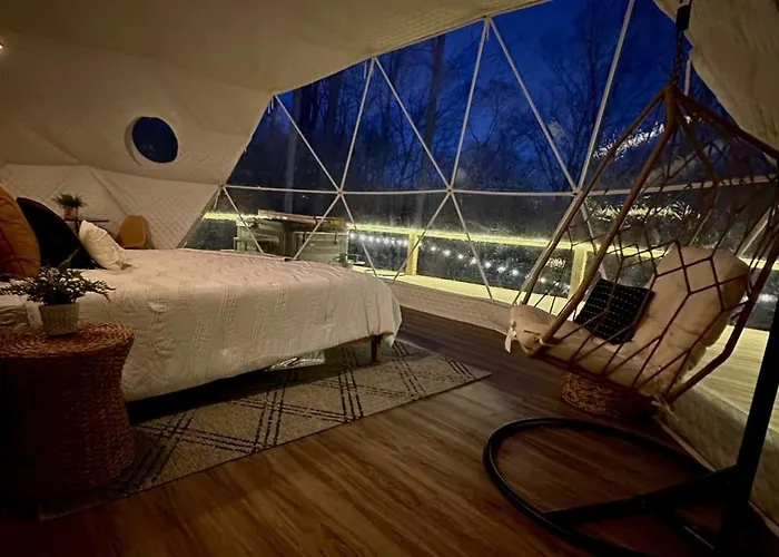 Hébergement de vacances Glamping Dome Hot Tub, Fire Pit & Forest Views *