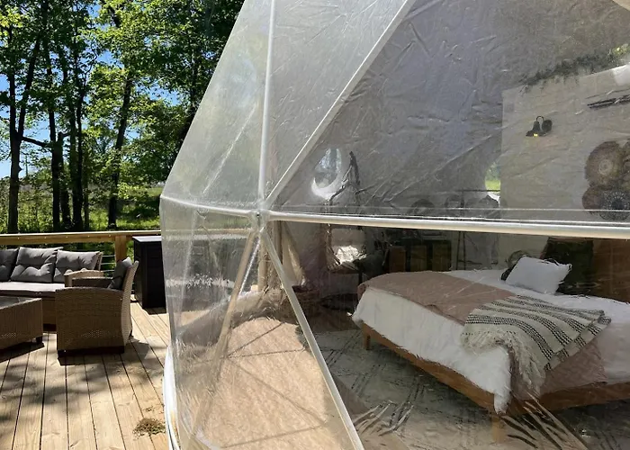 Glamping Dome Hot Tub, Fire Pit & Forest Views Hébergement de vacances *